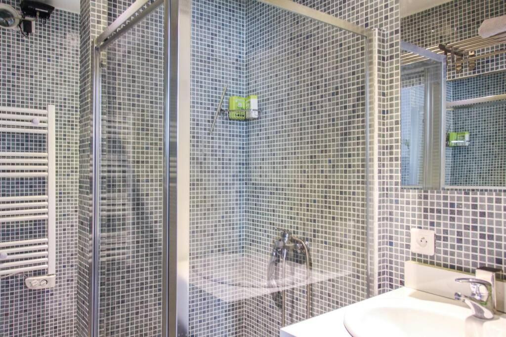 Appartement Lumineux Avec Terrasse Jardin Et Acces Piscine Villefranche-sur-Mer Ngoại thất bức ảnh
