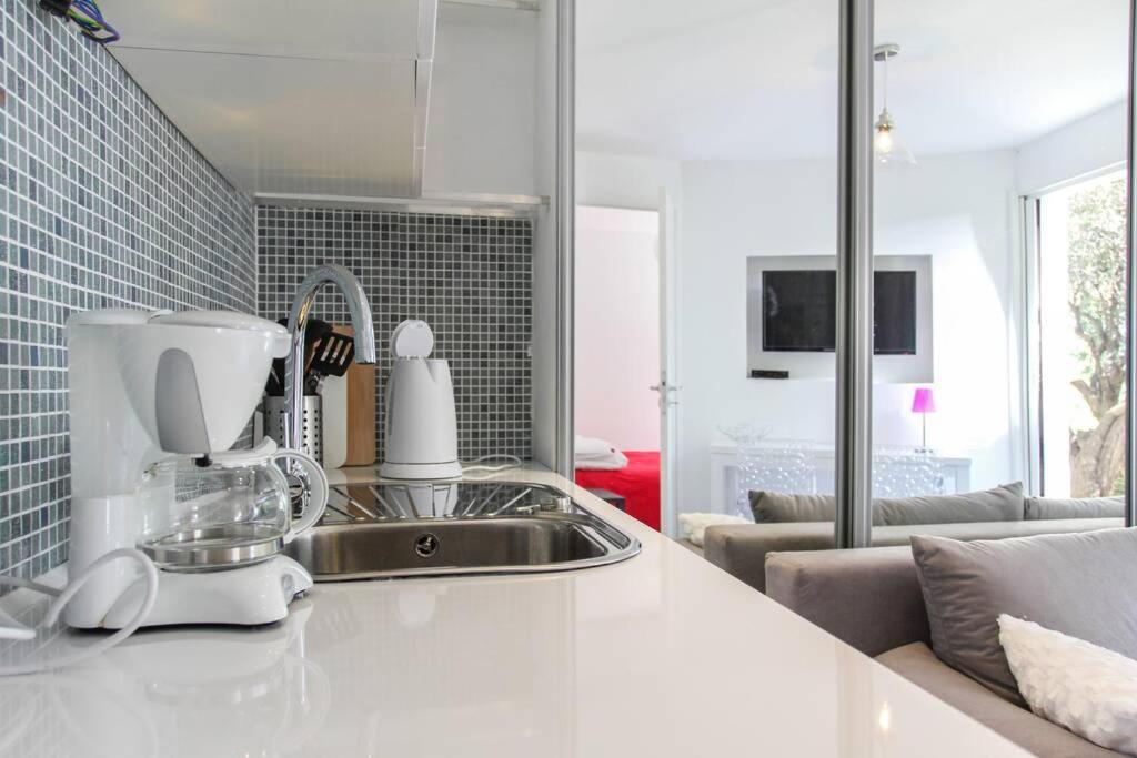 Appartement Lumineux Avec Terrasse Jardin Et Acces Piscine Villefranche-sur-Mer Ngoại thất bức ảnh